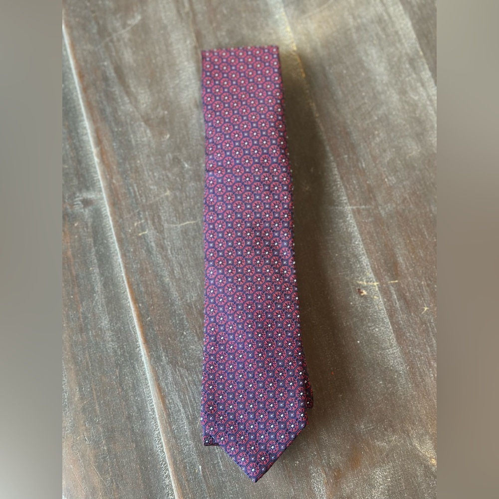 NEW SADDLEBRED Men's Tie 100% Polyester Necktie Designer Red Navy Print 57”